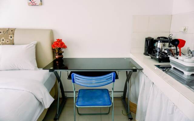 Nice And Comfy Studio At Ambassade Kuningan Apartment