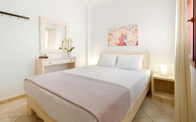 Akrotiri Apartments