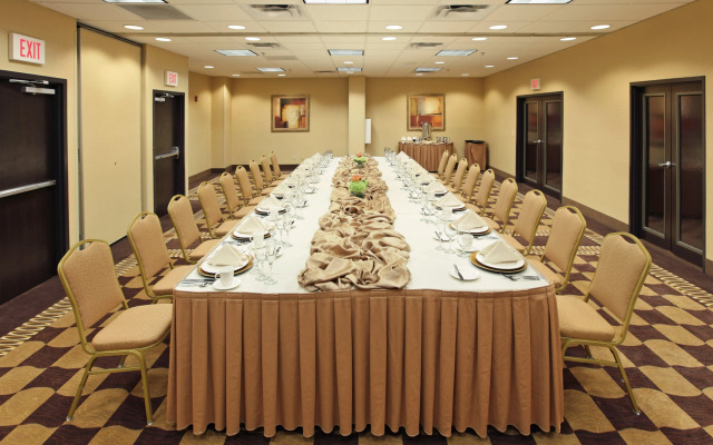 Holiday Inn Little Rock-Airport-Conference Center by IHG