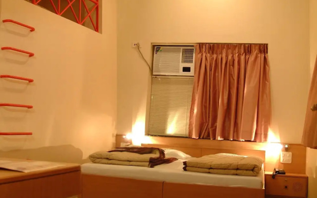 Hotel Ravi Kiran