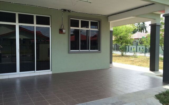 Aushaf Homestay Changlun