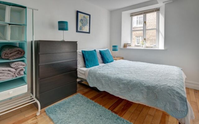 The Shop Cotswold Apartment Sleeps 2