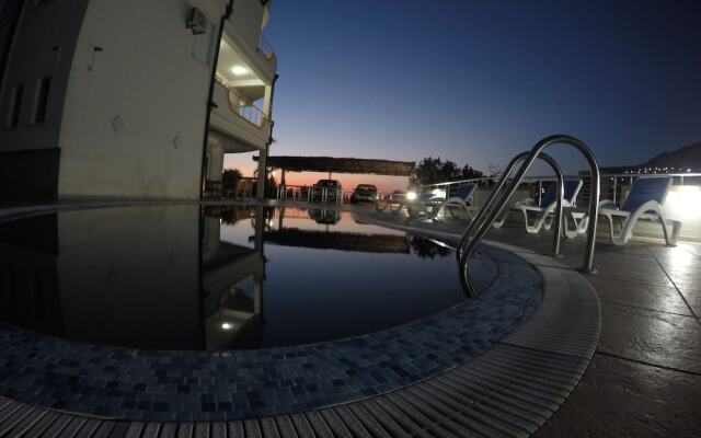 Belvedere Apartments with Seaview