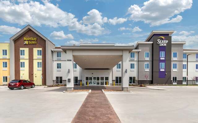 MainStay Suites Lancaster Dallas South