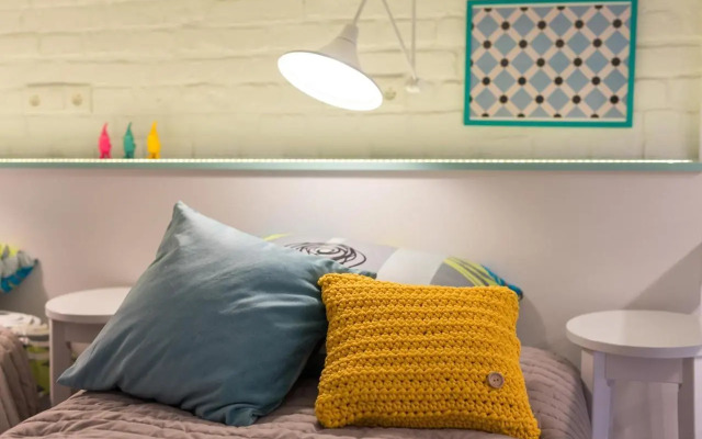 Cheerful Air Conditioned Apartment with Mezzanine And Parking - Old Town
