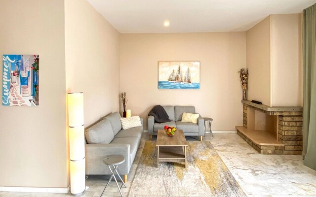 Beautiful Apartment in Chalkida With Wifi and 2 Bedrooms