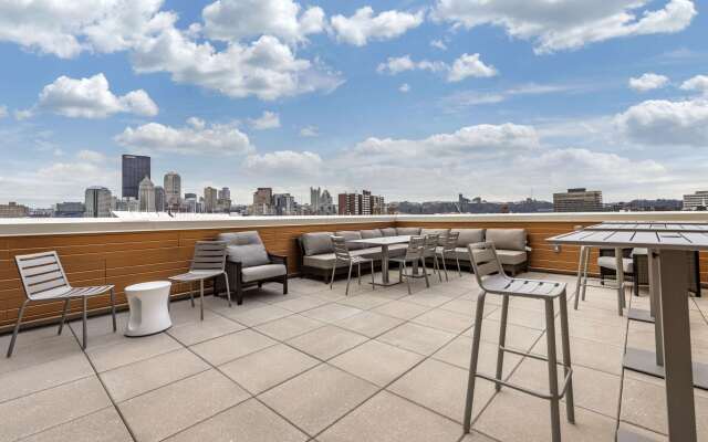 Comfort Inn & Suites Pittsburgh-Northshore