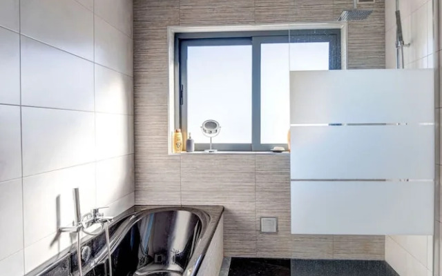 Casa Blanca Magnificent 4 Bedroom Villa With MOD