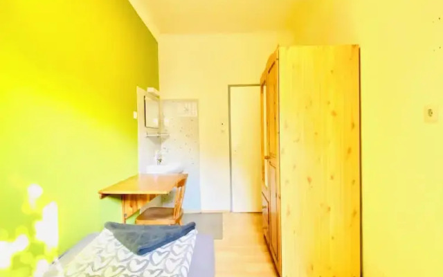 Affordable Central Rooms Near U3