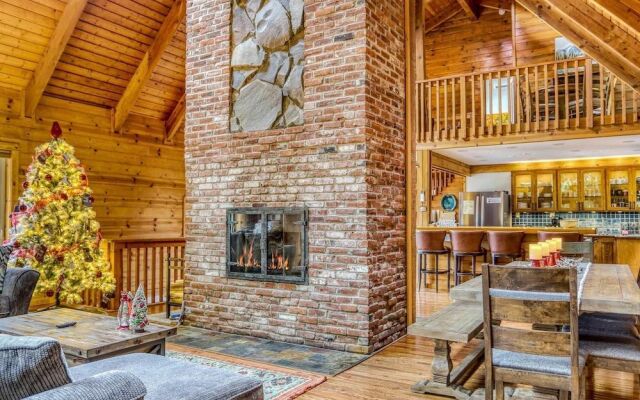 Huckleberry Mountain Lodge