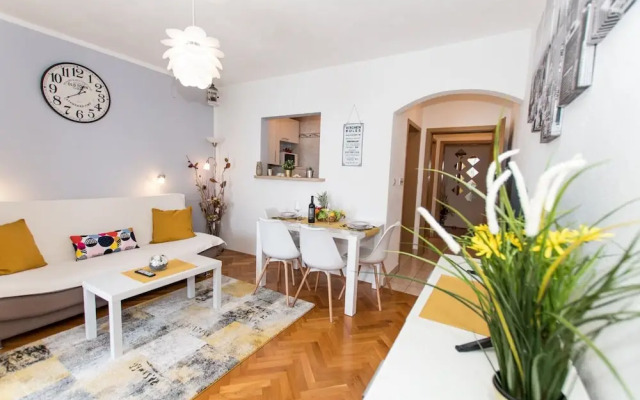 Slave - sea View - A1