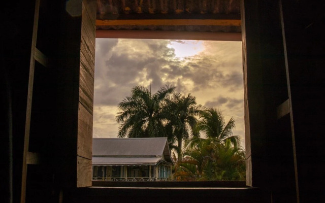 Twin Fin Hostels