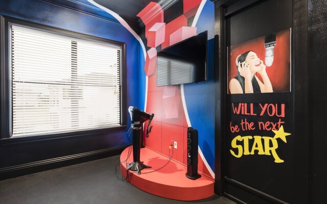 12BR Reunion Pool Home 521 by OVRH