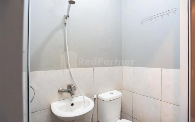 Super OYO 1868 J&b Room Pramuka