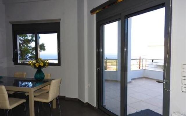 Theania Luxury Apartment