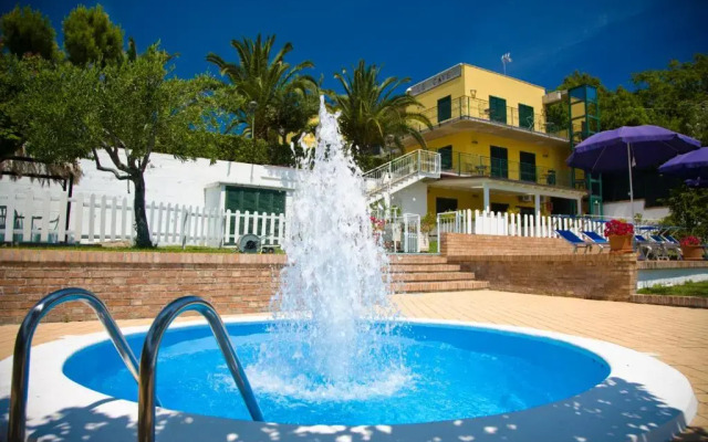 Hotel Le Cave