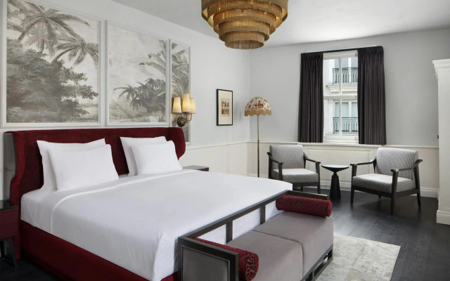 Adahan DeCamondo Pera, Autograph Collection