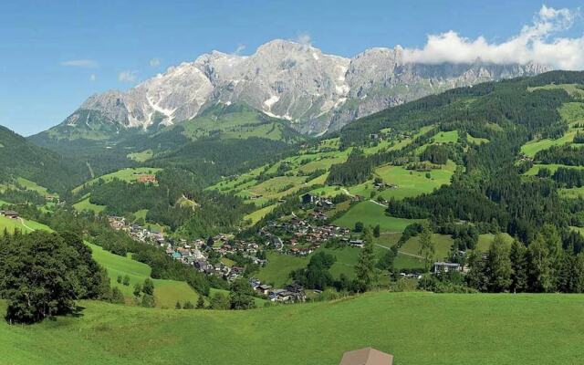 Luxurious Chalet With Sauna on Sunny Slopes in Mühlbach