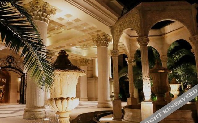 Versailles Hotel
