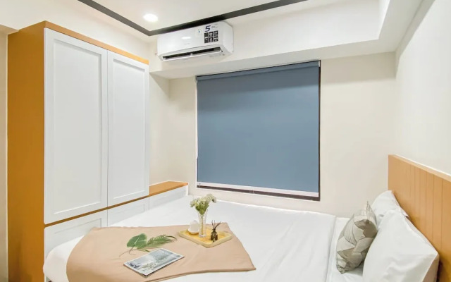 Cozy Living Studio Room At Meikarta Apartment