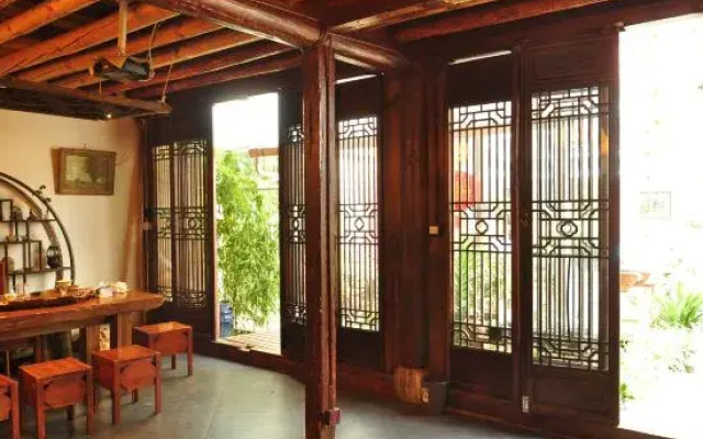 Yunconglong Inn