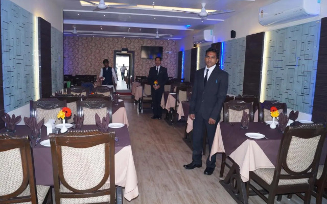 Shri Akshar Hotel