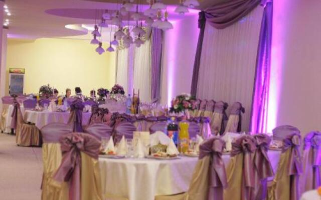 Class Hotel