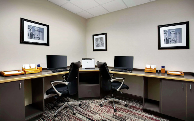 DoubleTree by Hilton Chicago Midway Airport
