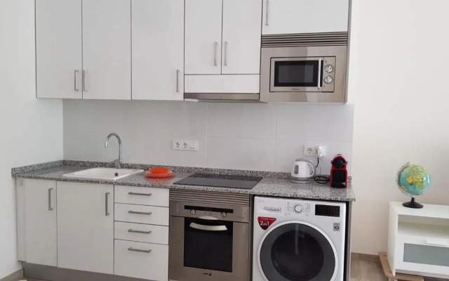 Spacious studio apartment in Cabanyal