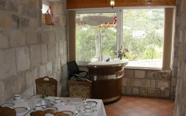 Country House Pansion