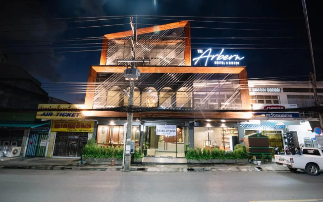 The Arbern Hostel x Bistro