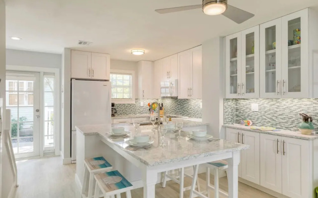 Bahamian Reed by Avantstay Walk to Everything! w/ Community Pool Week Long Stays Only