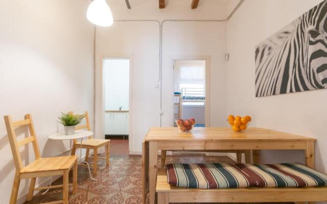 Comfortable Cozy Apartment for Groups in Gracia