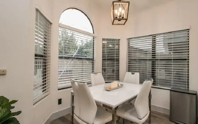 Fully Renovated Kierland Retreat W/pool & 4-bdrms!