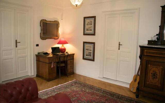 Alagona House