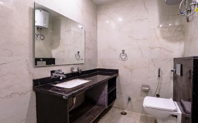 Fabhotel Swess Grand