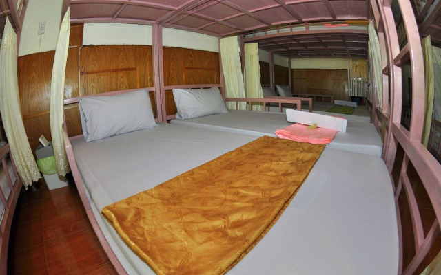 Blue Diamond Dorm Room
