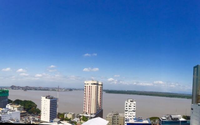 Deluxe Highrise River & City View Flats Gye
