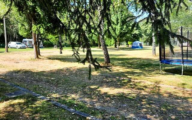 Hotel & Camping Jazy