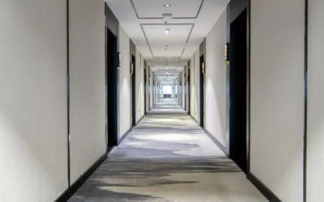 G Joyful Yuejian Hotel (Kunming Wuyue Plaza Dahegen Subway Station)