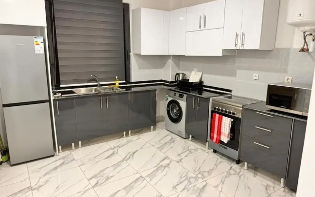 Everluxe Residence
