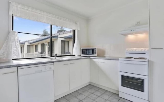 Ocean Drive Apartments