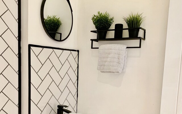 Monkey no 7 - Quirky Stylish 2 Bdrm
