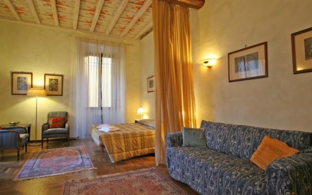 Travel & Stay - Pantheon Apartments