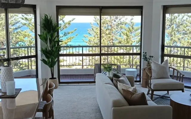Absolute Burleigh Beachfront - Stylish 2BR Oceanview Stay