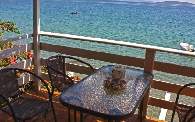 Poseidon Apartments