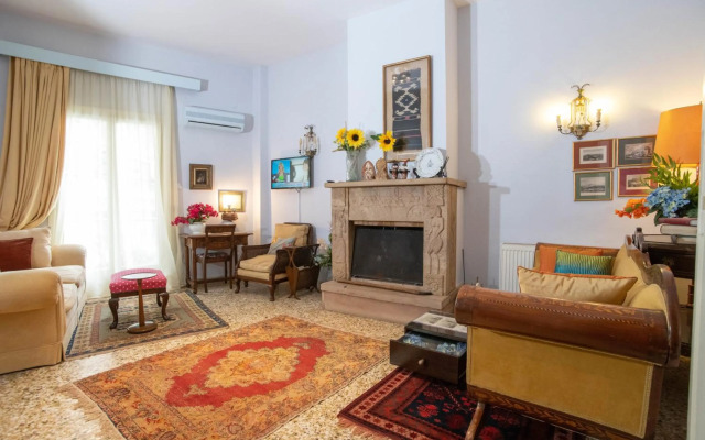 Marina s Bright Getaway - Nafplio Center House