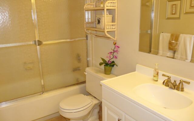 Beachfront Condo With Pool/views From two Balconies