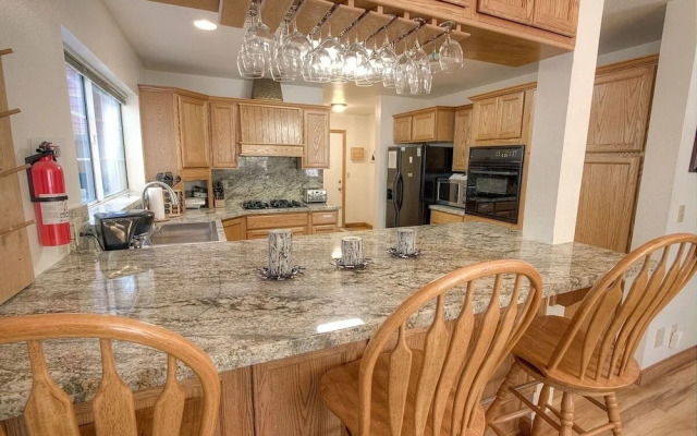 Bear Country 4 Bedroom Home by RedAwning