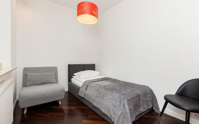 Family Unique Apartment Wola by Renters